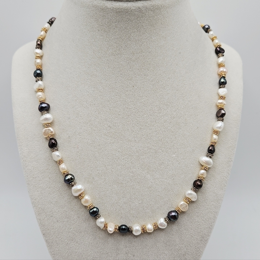 VINTAGE Freshwater White and Black Gold-Tone Spacer Strand Necklace Toggle Close